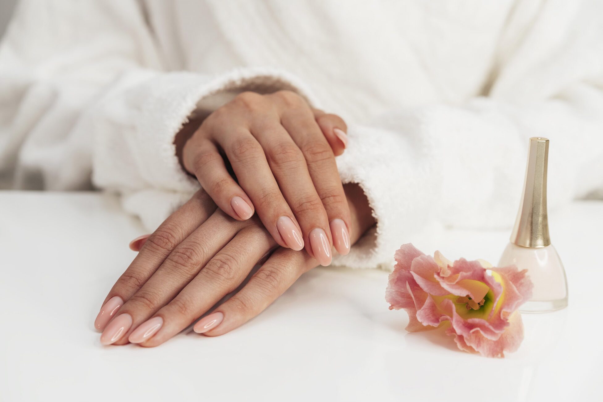healthy beautiful manicure flowers polish Kriica Online Web Designer Freelance